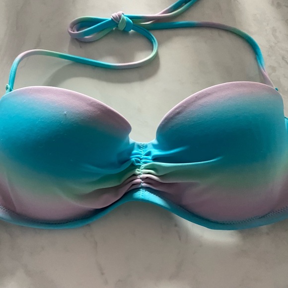 Victorias Secret Bikini Tops - Picture 4 of 10